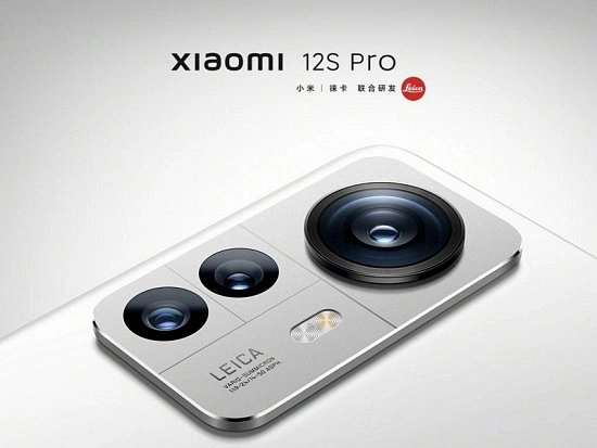 Xiaomi 12 Pro и Xiaomi 12S Pro очень похожи