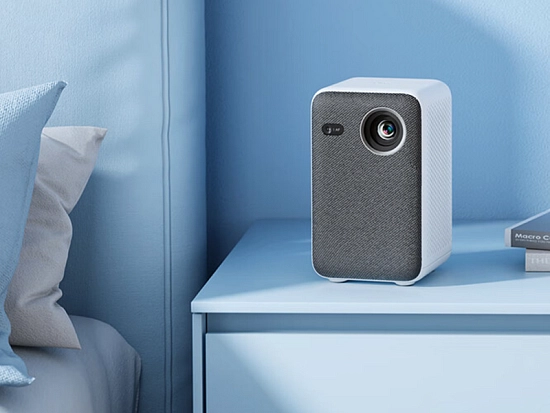 Мини-проектор Xiaomi с аккумулятором